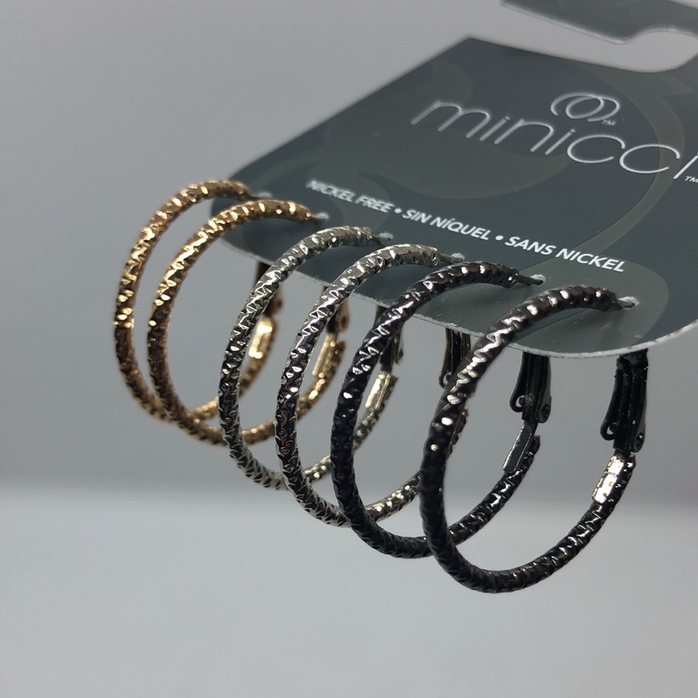 Set of 3 small hoop earrings NWT